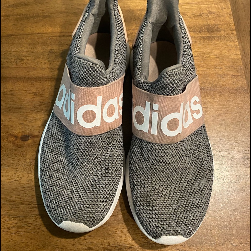 Girls Tennis Shoes | Adidas | Good Conditions | Size 4